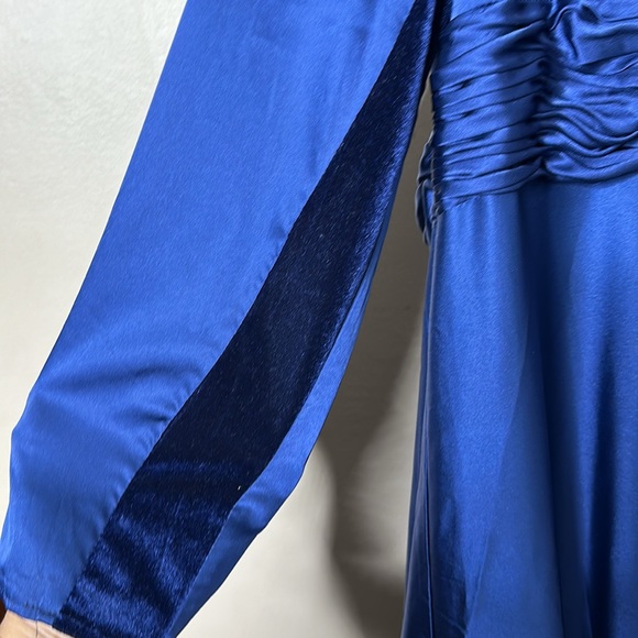 NWOT - MAC DUGGAL QUARTER SLEEVE V NECK A LINE GOWN - SIZE 16 - 6319 - Picture 2 of 3